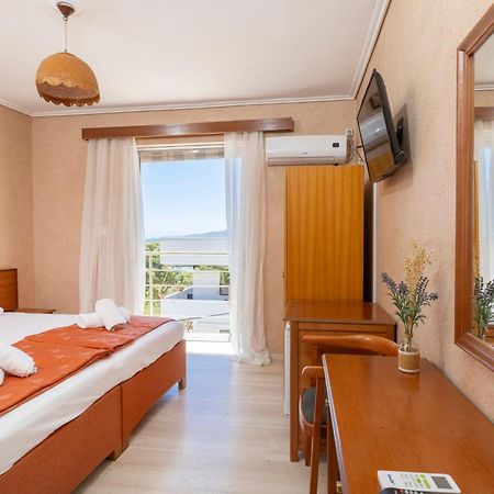Oelia Rooms & Apartments Agia Marina  Eksteriør bilde