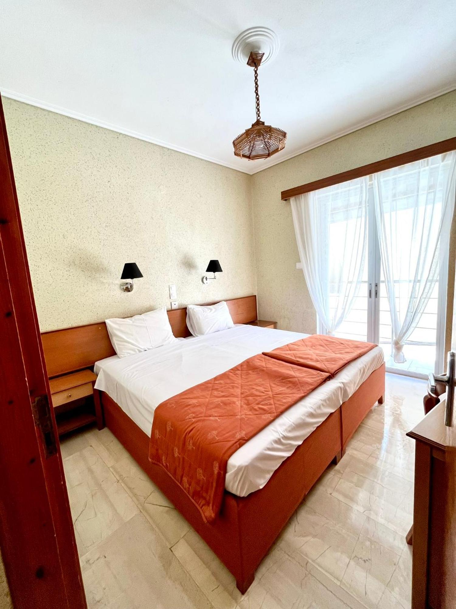 Oelia Rooms & Apartments Agia Marina  Eksteriør bilde