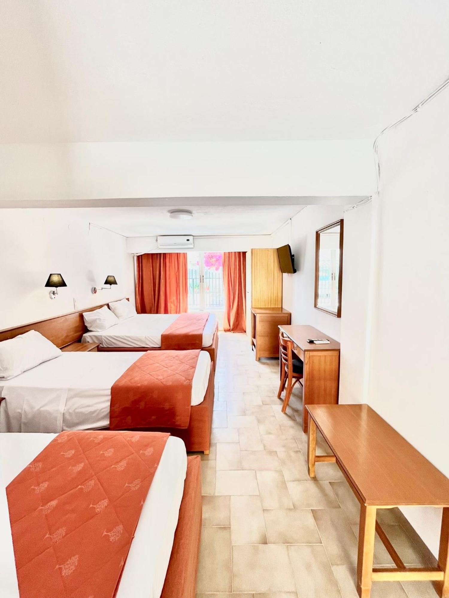 Oelia Rooms & Apartments Agia Marina  Eksteriør bilde