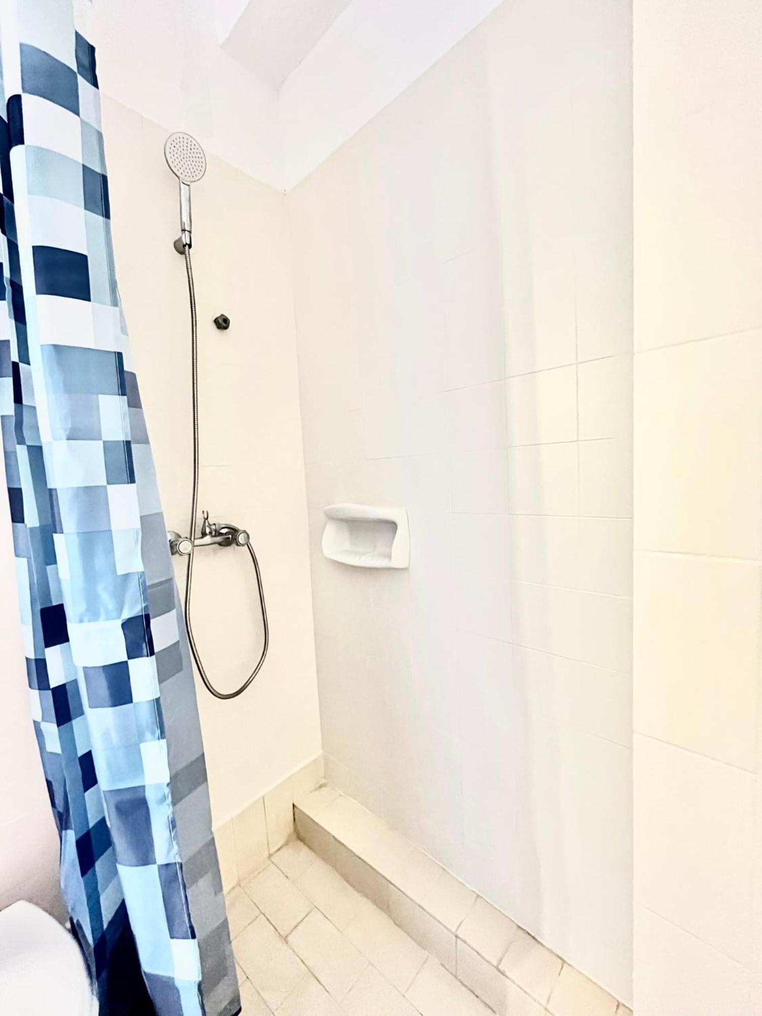 Oelia Rooms & Apartments Agia Marina  Eksteriør bilde