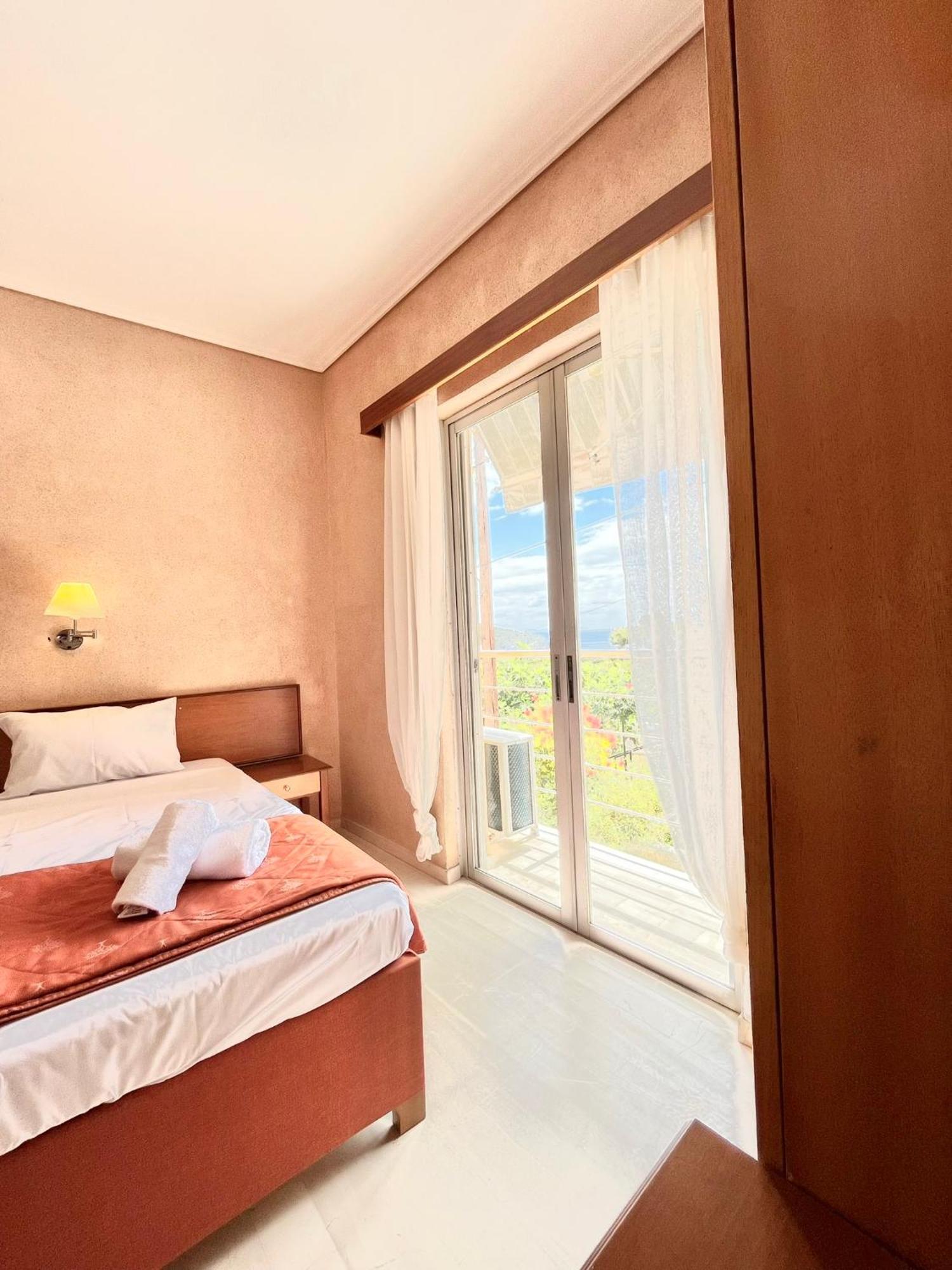 Oelia Rooms & Apartments Agia Marina  Eksteriør bilde