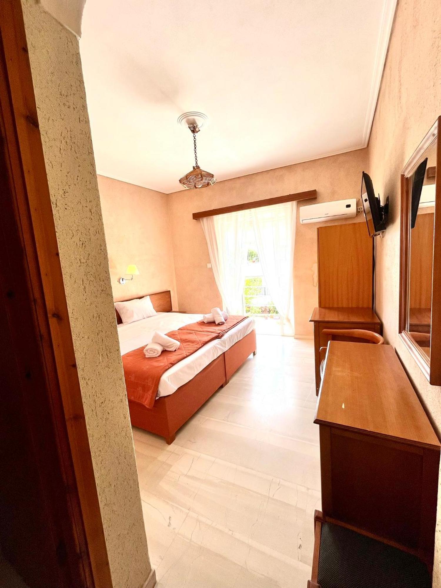 Oelia Rooms & Apartments Agia Marina  Eksteriør bilde