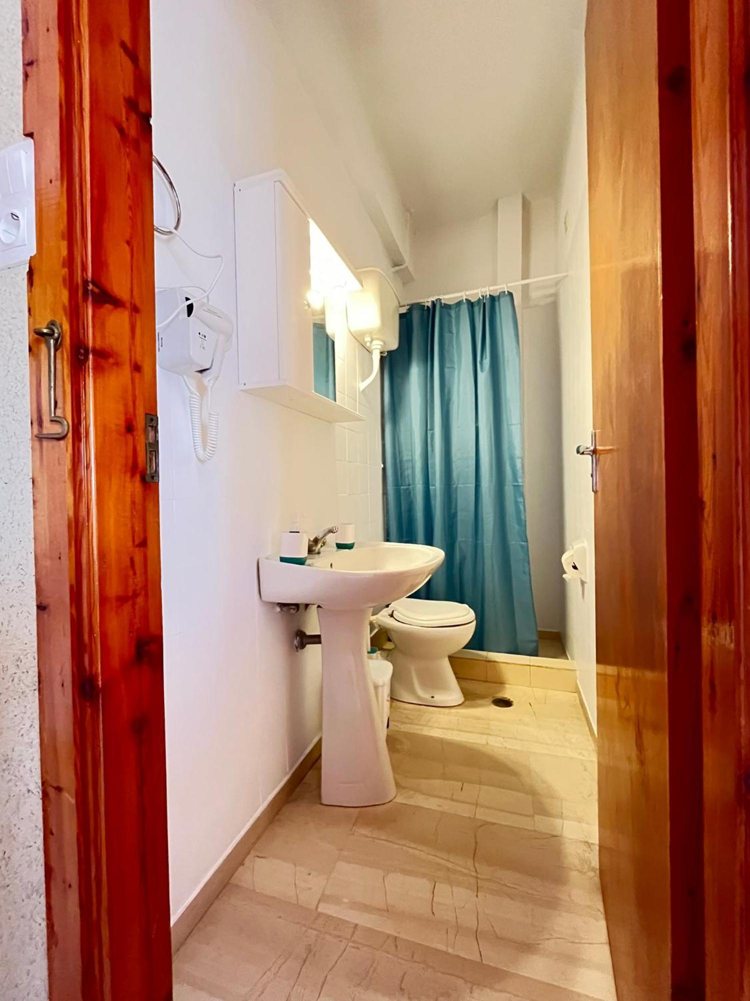 Oelia Rooms & Apartments Agia Marina  Eksteriør bilde