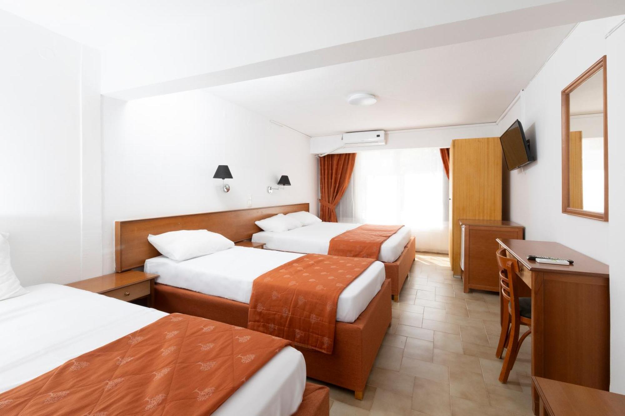Oelia Rooms & Apartments Agia Marina  Eksteriør bilde
