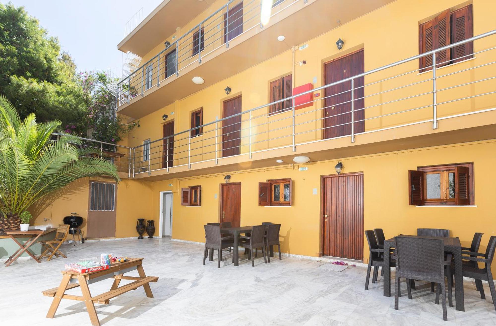 Oelia Rooms & Apartments Agia Marina  Eksteriør bilde